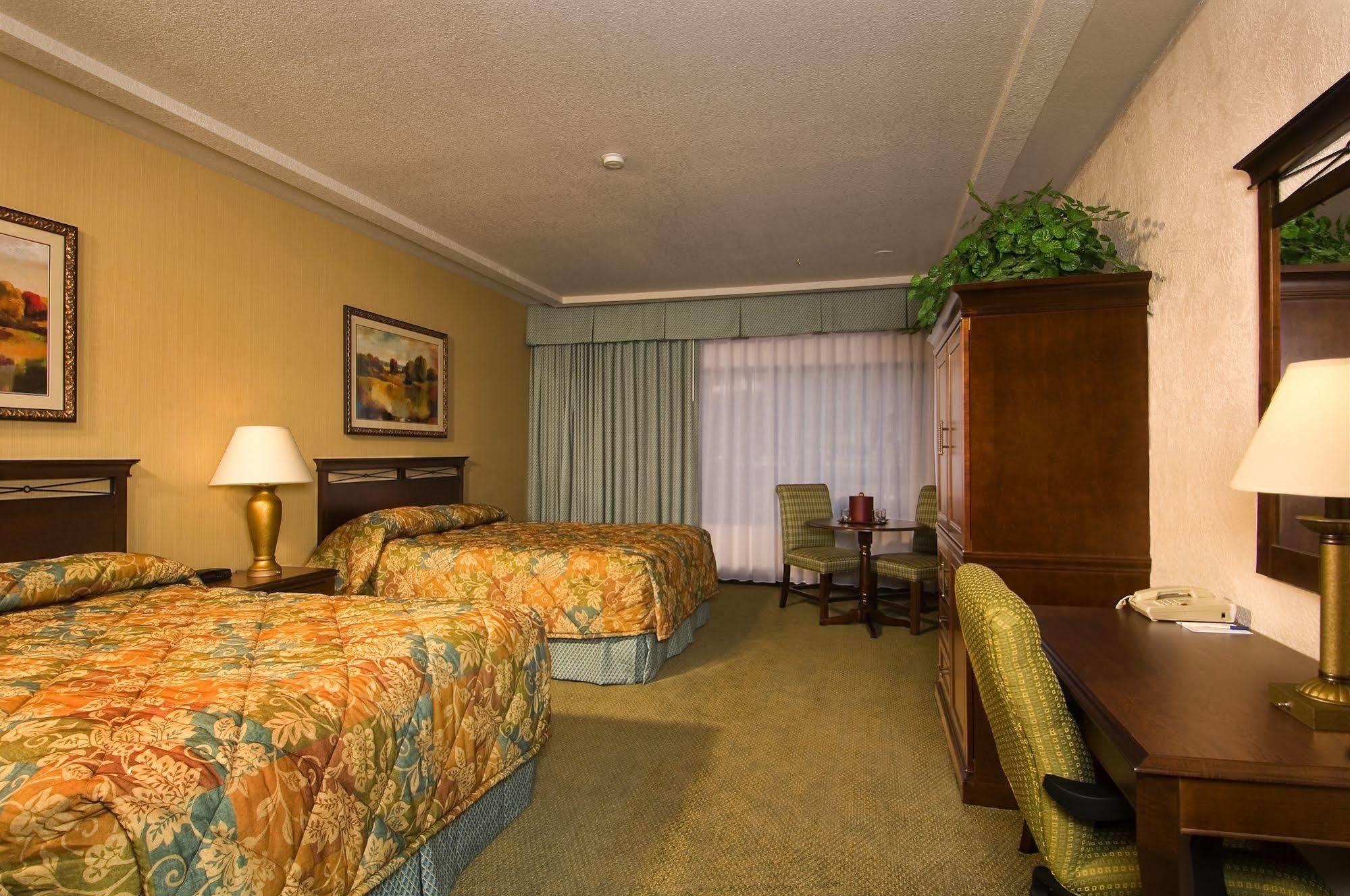 University Square Hotel Фресно Номер фото